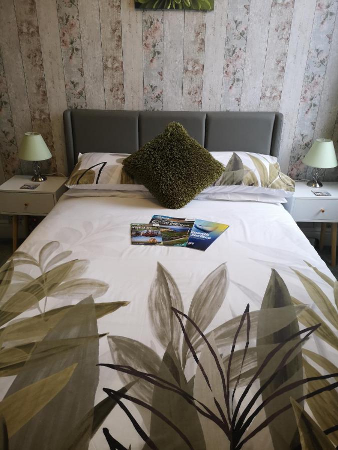 The Phoenix Guest House Σκάρμπορο Εξωτερικό φωτογραφία
